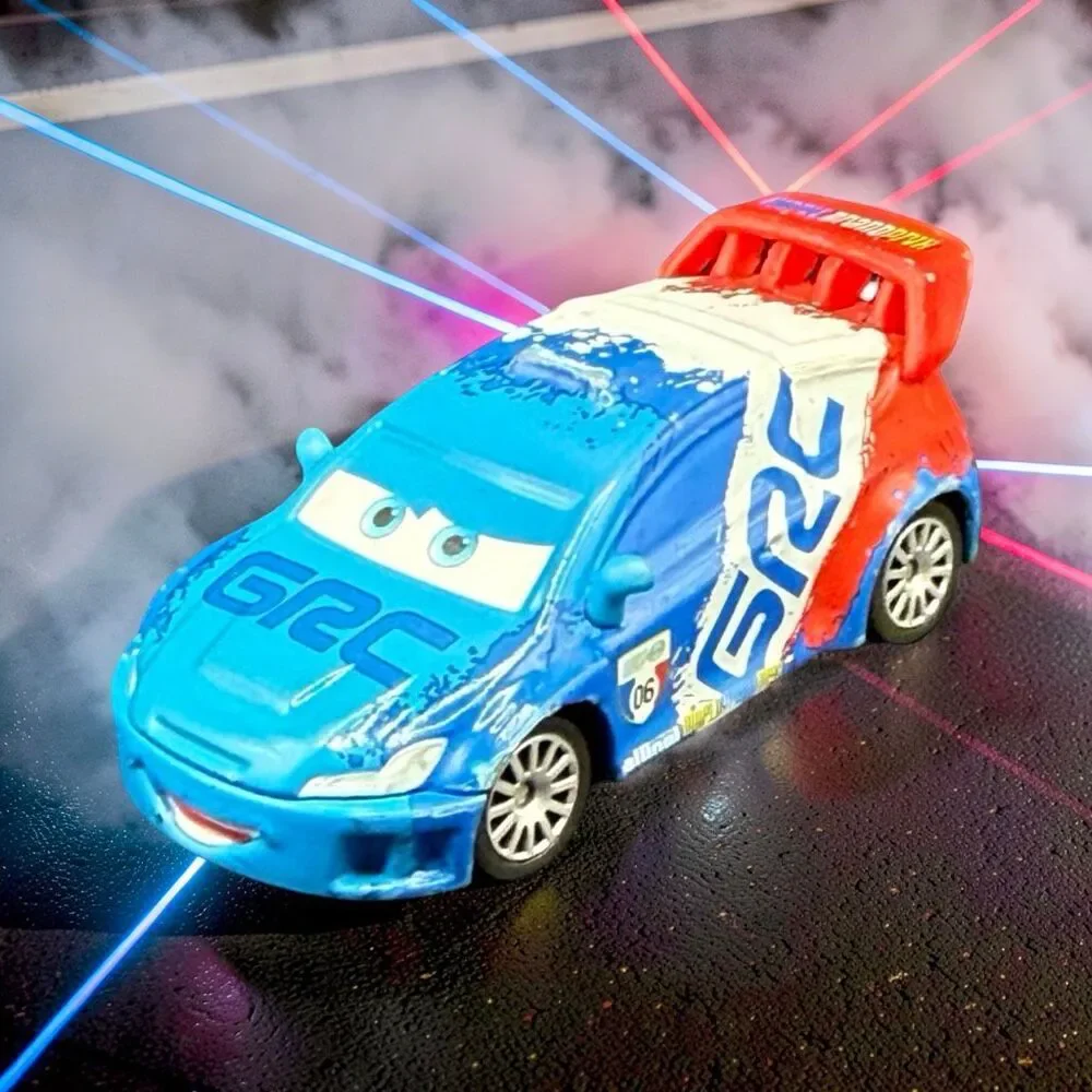 Disney Pixar Raoul ÇaRoule Die Cast Grand Prix Cars 2 Movie A71
